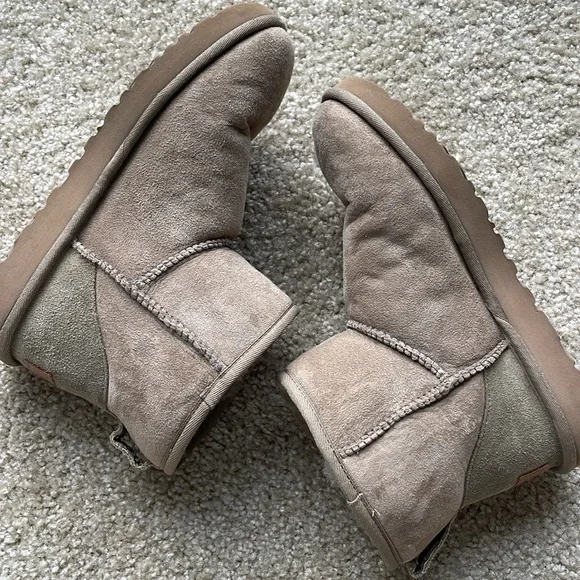 Ugg Classic Mini Boot - Picture 7 of 7